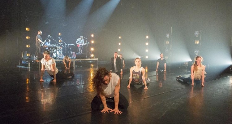 Une danse à l’énergie rock du désespoir :  Some hope for the bastards