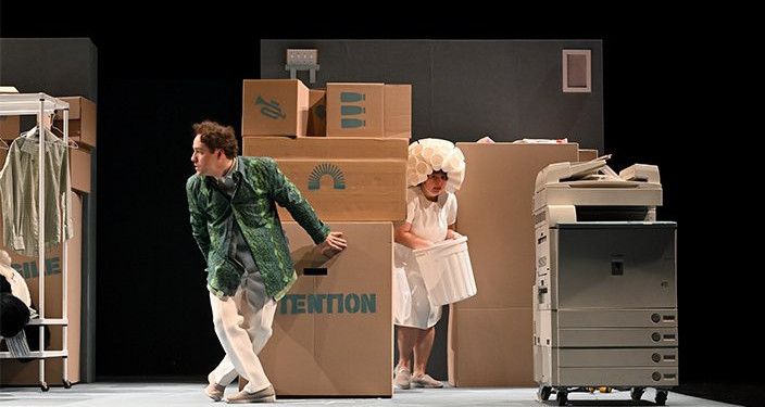 Attention: Fragile | Du rire à la réflexion, dès 5 ans.