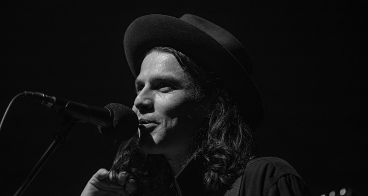 Zoom photo sur James Bay au MTELUS