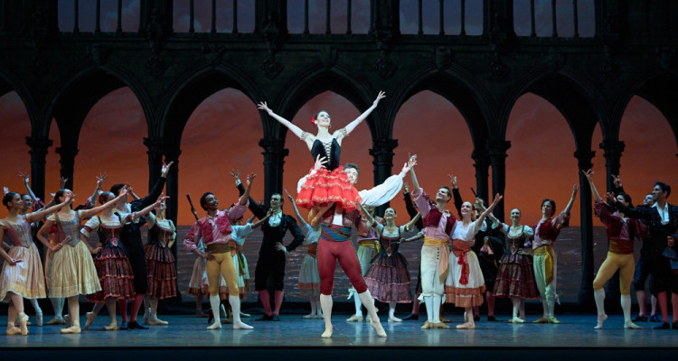 «Don Quixote» par Les Grands Ballets : un tourbillon d’énergie et de grâce espagnole