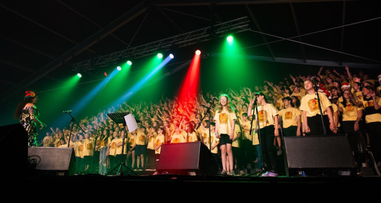 Festival en chanson de Petite-Vallée 2025 | La Petite École chante Beau Dommage pour le premier soir