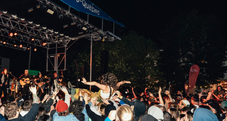 Festival de la chanson de Tadoussac 2025 | Un coup d'envoi endiablé