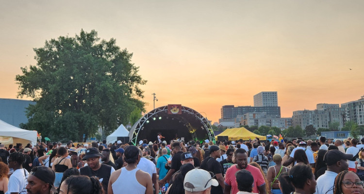 Voyager en famille en restant à Montréal avec le festival Un Goût des Caraïbes 2025