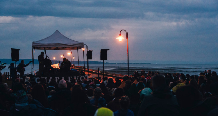 Festif! 2025 |  Jour 3 avecThe Brooks, Apashe & Brass Orchestra, DVTR, Choses Sauvages et Joe Grass