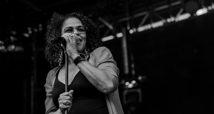 FIJM 2025 | Zoom photo sur Dawn Tyler Watson, GeminiCrab et PJ Morton